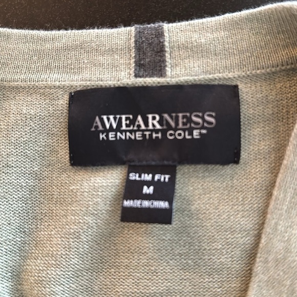 Men’s AWEARNESS By Kenneth Cole Slim Fit V Neck Long Sleeve Lightweight Sweater - Picture 7 of 8